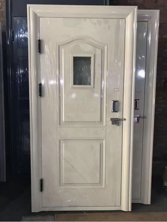 湟中学校教室门