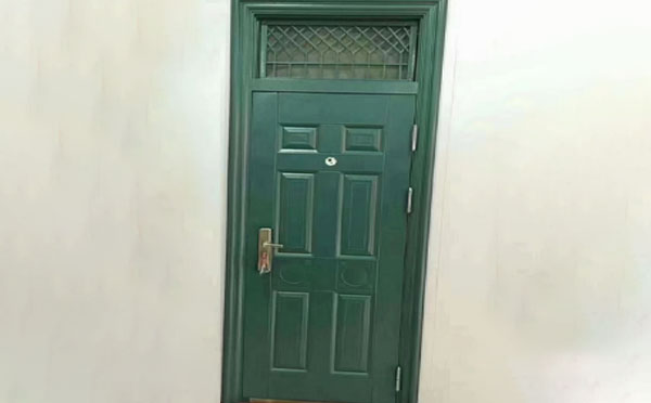 湟中学校教室门